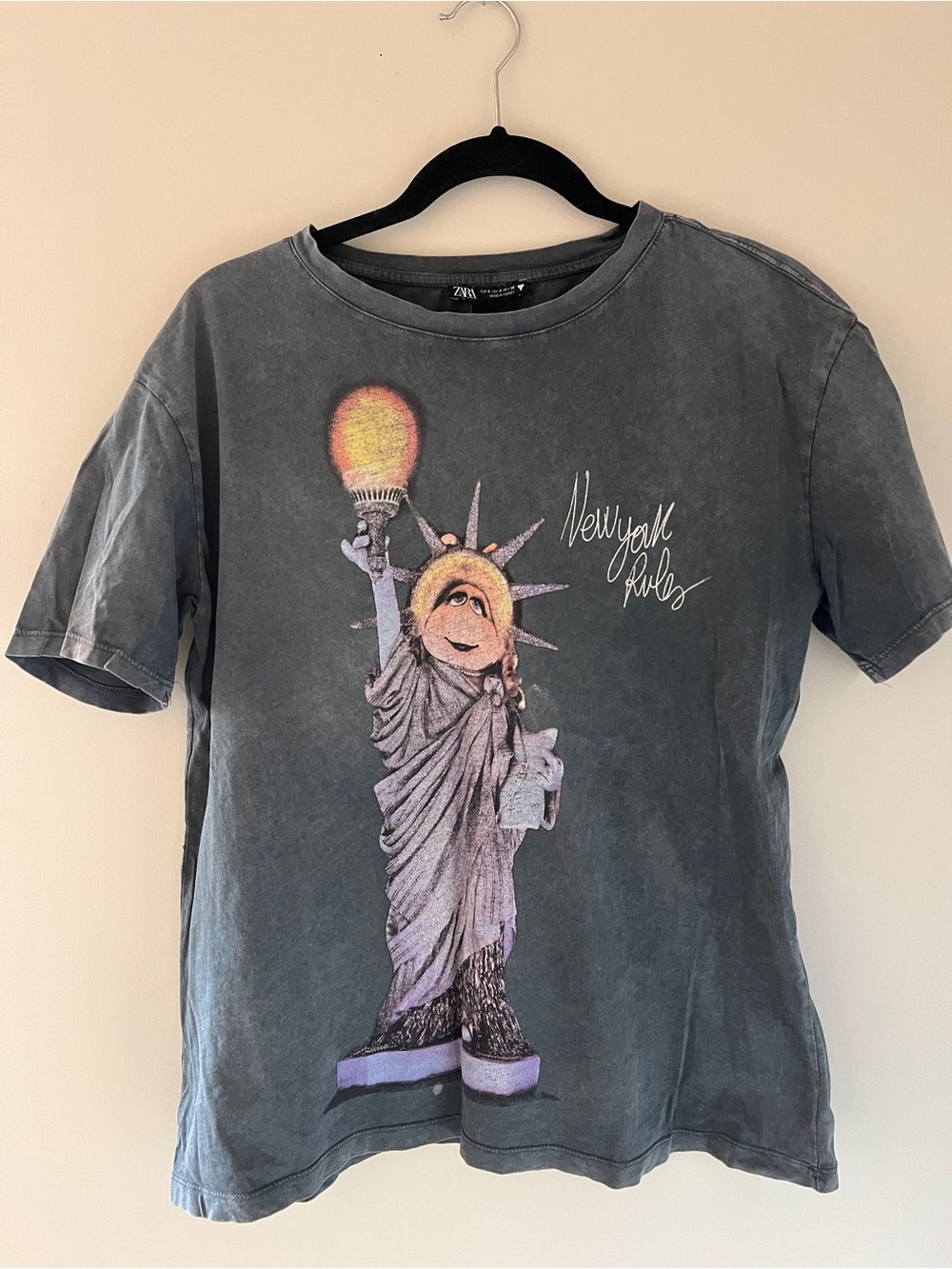 Zara Washed Grey 'New York' Statue Graphic Tee